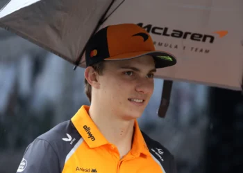 Oscar Piastri’s Fiery Clash with Lando Norris Ignites Dramatic F1 Battle