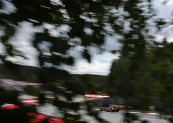 Alexander Dunne’s Dazzling Debut: McLaren’s Rising Star Shines Bright in FP1