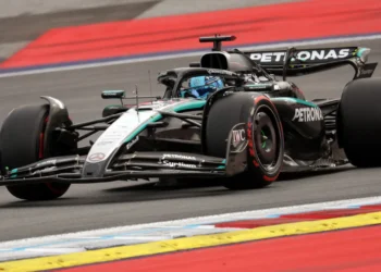 George Russell’s Scorching Showdown: Mercedes Struggles as Ferrari Seizes Pole Opportunity