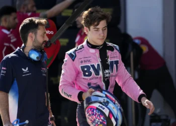 Franco Colapinto urged to elevate performance after Briatore’s critical assessment