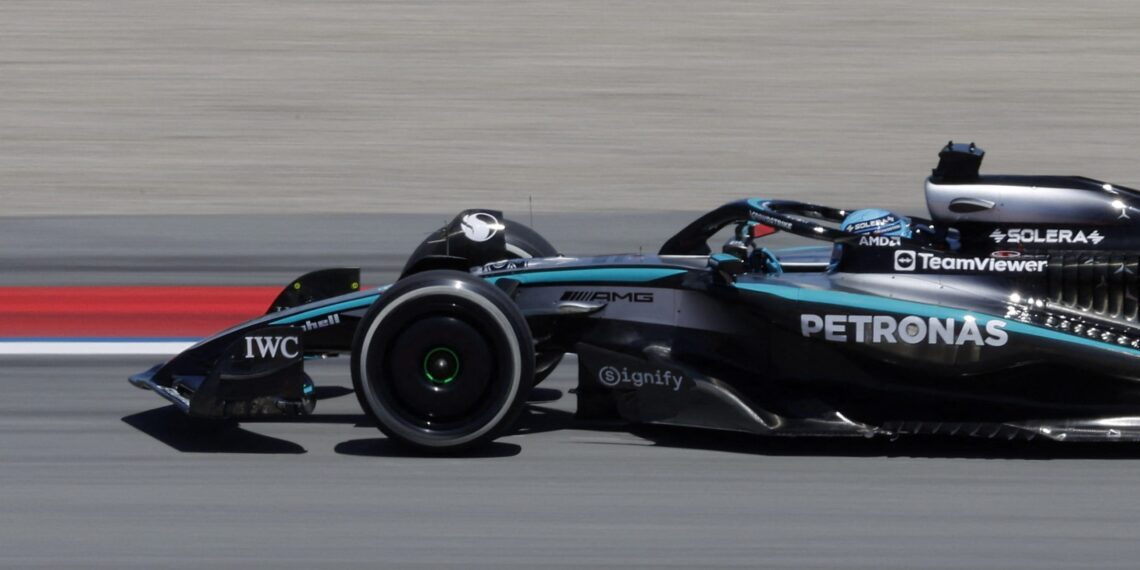 George Russell Challenges Fate: Defying Hamilton’s Shadow to Rewrite Mercedes Legacy