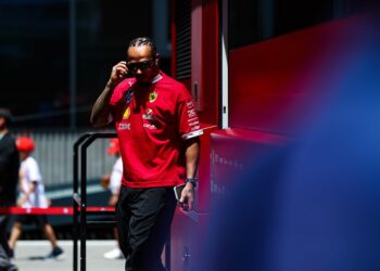 Lewis Hamilton’s Ferrari Future in Peril: Ex-F1 Driver Raises Alarm with Dire Assessment