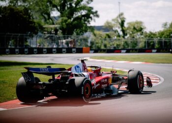 Lewis Hamilton’s Ferrari Regret: Mercedes Shocks F1 with Dramatic Comeback