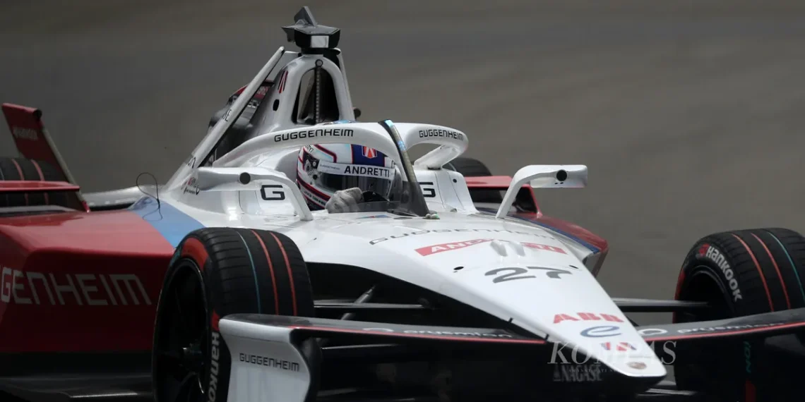 Jake Dennis Reigns Supreme in Jakarta, Seizes Pole Position Victory