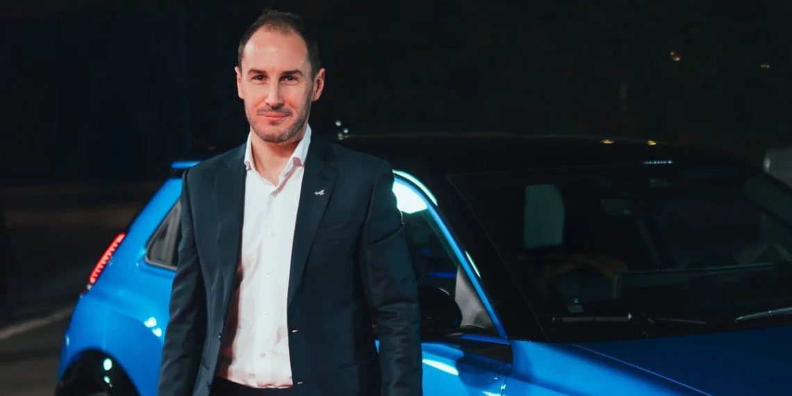 William Oakes Faces Trial Over Criminal Cash Charges in Riveting Legal Battle