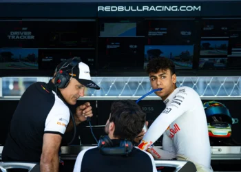 Arvid Lindblad: The Rising Threat to Verstappen from Russell and Piastri