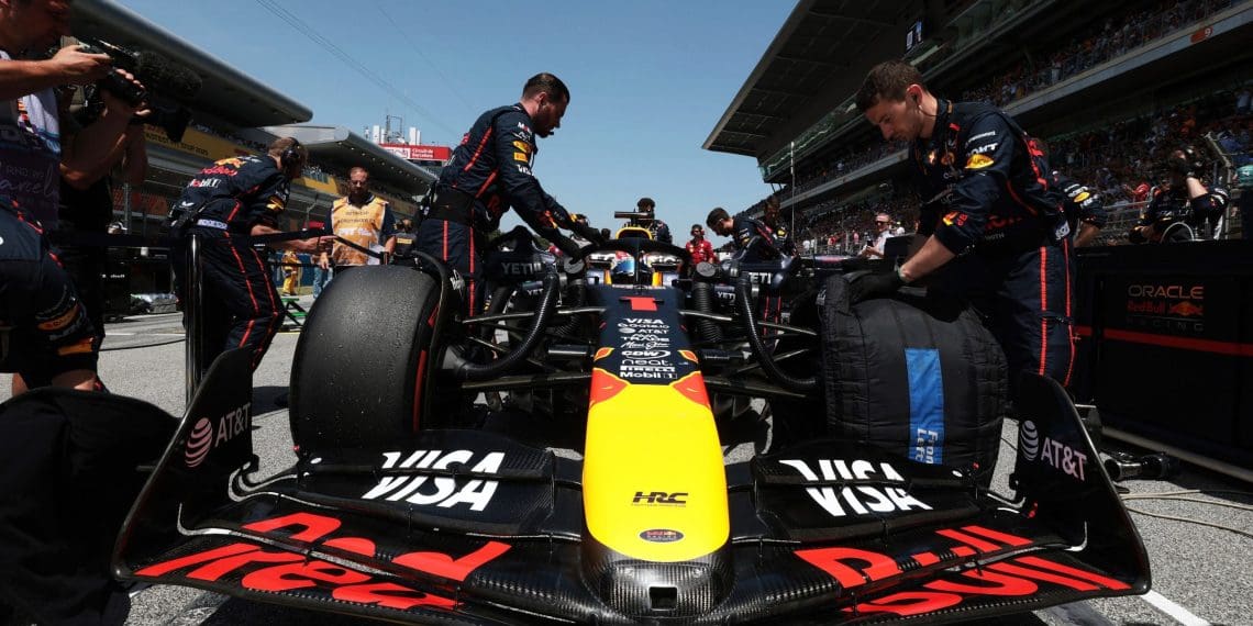 Max Verstappen on the Brink of Ban: Who Will Seize Red Bull’s Throne?