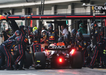 Max Verstappen’s Pit Strategy Backfires, Leading to Controversial Race Incident