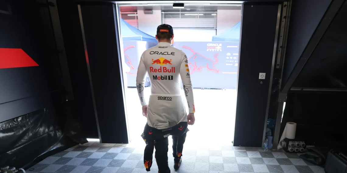Verstappen Shuns Red Carpet, Defies Norms: “I Won’t Wear a Suit!”