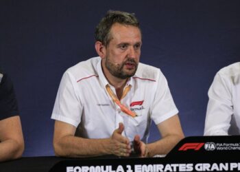 Steve Nielsen appointed as Alpine F1 team manager in dramatic power move