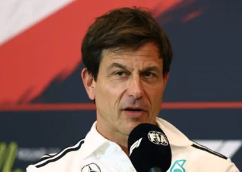 Toto Wolff’s High-Stakes Decision: Mercedes’ 2026 F1 Driver Line-Up Revelation