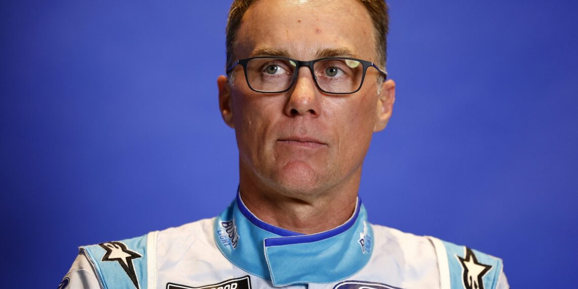 Kevin Harvick incites fan frenzy as Denny Hamlin revels in booing spectacle