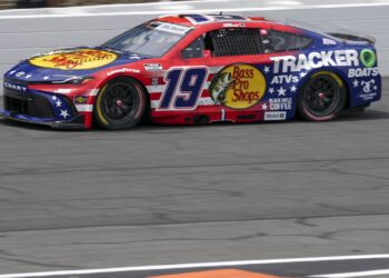 Martin Truex Jr. storms Cup race comeback, replacing Denny Hamlin in dramatic showdown