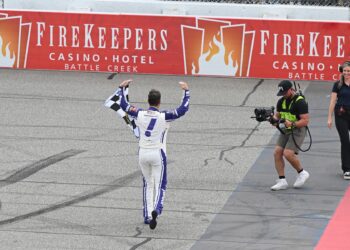 Denny Hamlin Stuns Fans with Provocative Victory Cry: “I Beat Your Favorite Driver”