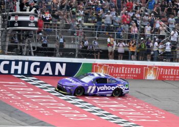 Denny Hamlin’s Ruthless Racing Choice Signals Self-Preservation Over Team Success