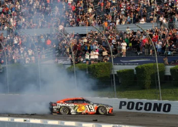 Chase Briscoe Anticipates Twin Chaos: A Father’s Battle Amidst Racing Triumph