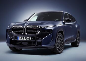 BMW XM ganha maior exclusividade e desempenho de tirar o fôlego