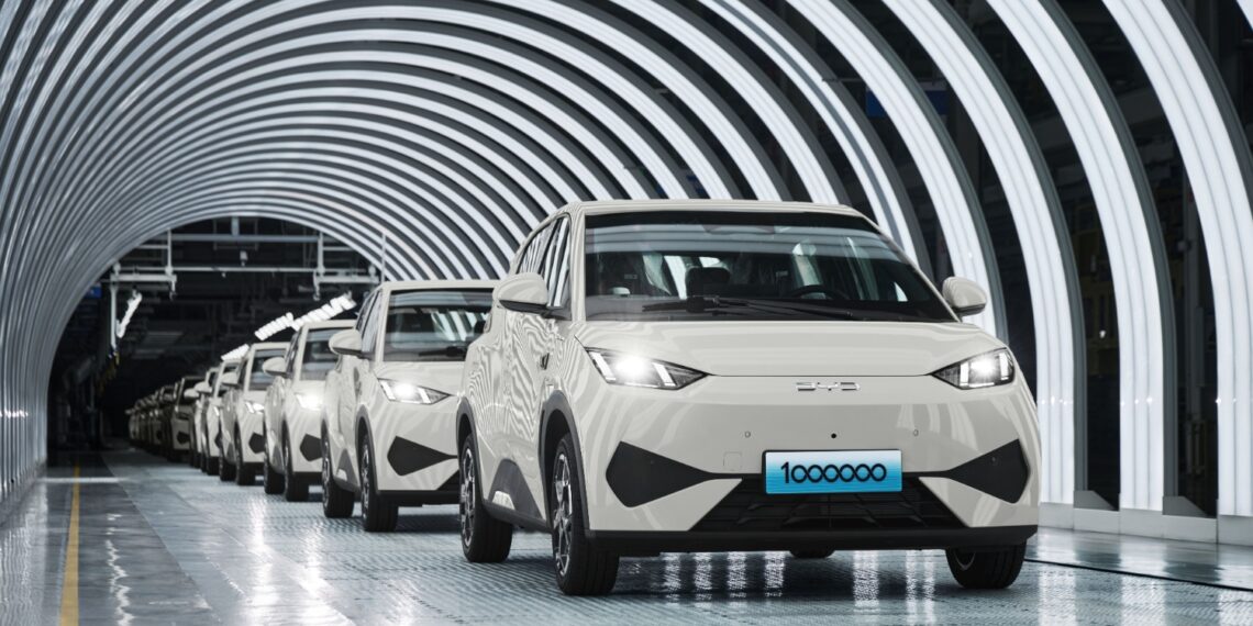 BYD já vendeu um milhão de unidades do Dolphin Surf