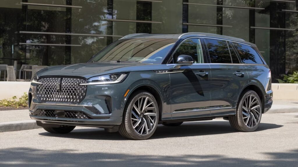 Ford recolhe nos EUA mais de 132 mil unidades do Lincoln Aviator