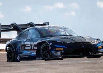 Ford Mustang Mach-E vence categoria Open em Pikes Peak