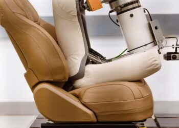 Bancos da Jaguar Land Rover são testados milhares de vezes por robôs