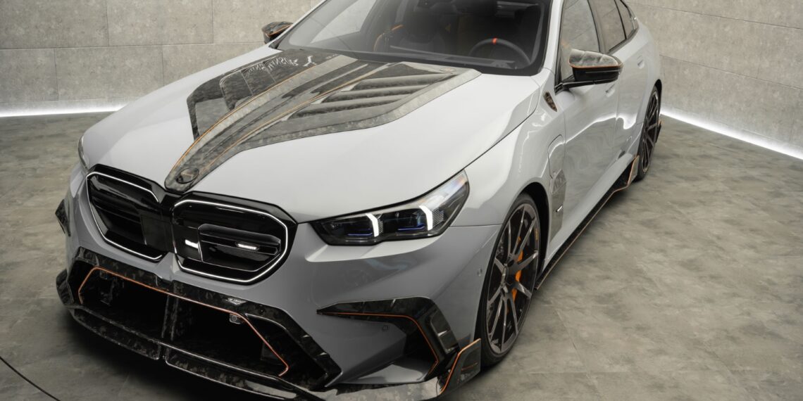 BMW M5 da Mansory apresenta muita fibra de carbono e 850 cv