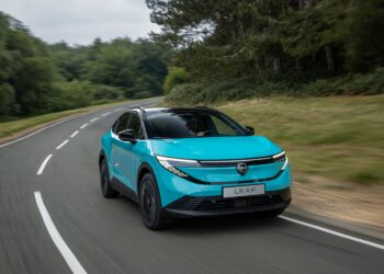 Nissan apresenta a nova geração do Leaf com autonomia até 488 km
