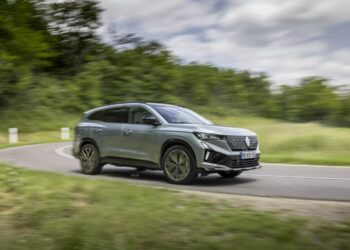 Renaul Espace atualizado já tem preços para o mercado nacional