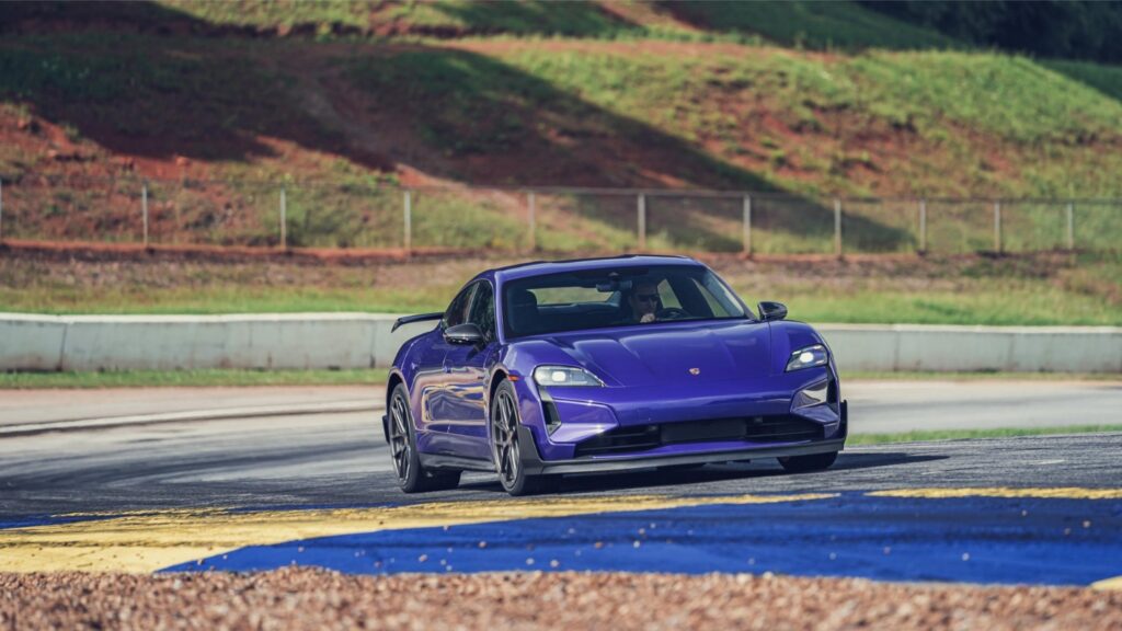 Porsche Taycan Turbo GT continua a somar recordes