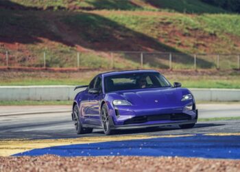 Porsche Taycan Turbo GT continua a somar recordes