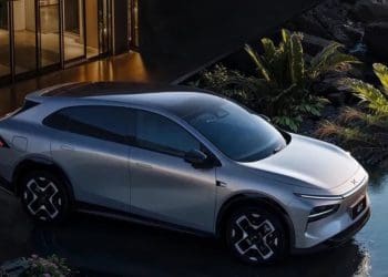 Xpeng e Huawei vão desenvolver head-up display de realidade aumentada panorâmico