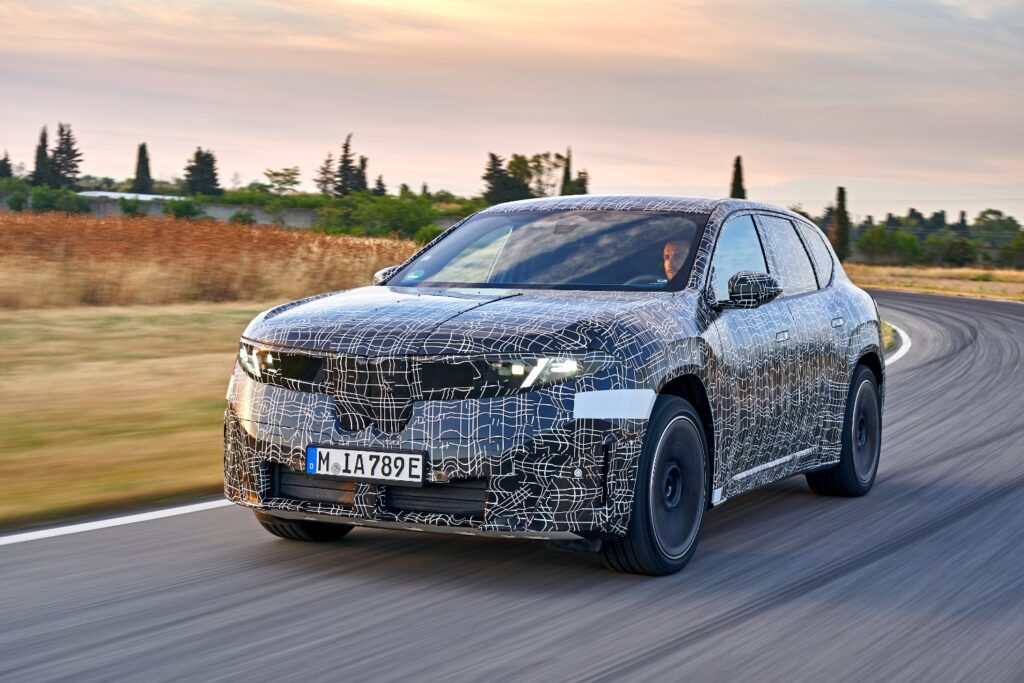 Nova geração do BMW iX3 entra nos testes finais antes da estreia
