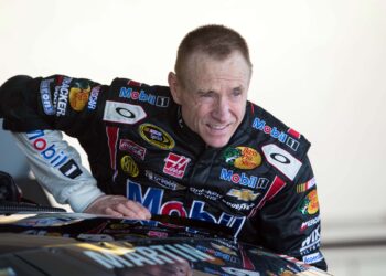 NASCAR Playoff Committee in Turmoil: Mark Martin’s Shocking Revelation Rocks Stock Car Racing