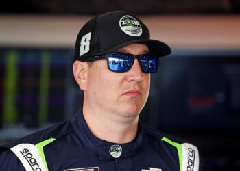 Kyle Busch’s Heart-Pounding Duel: Defying Orders in Epic Showdown with Jimmie Johnson at Dover