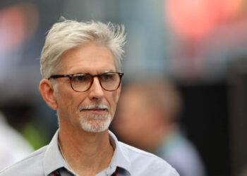 Damon Hill’s Race-Worn Suit: Unveiling the Rare Gem from Silverstone’s Historic British GP