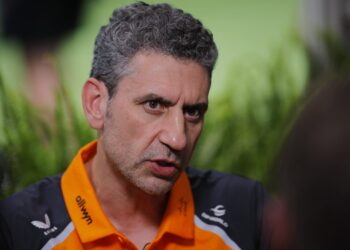 McLaren Principal Shuns Comfort for Title Fight: Lando Norris vs. Oscar Piastri Drama