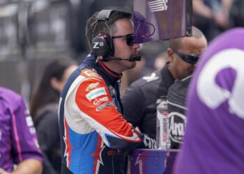 Alex Bowman’s Playoff Peril: Will the Racing Star Overcome the Pressure in Chicago?