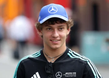 Mercedes Contract Drama Unfolds: Kimi Antonelli’s Fate Revealed as Verstappen Talks Diminish