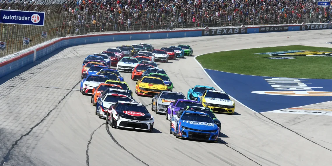 Dale Earnhardt Jr. Boldly Forecasts Kyle Larson’s Victory Surge Amid Cup Downturn