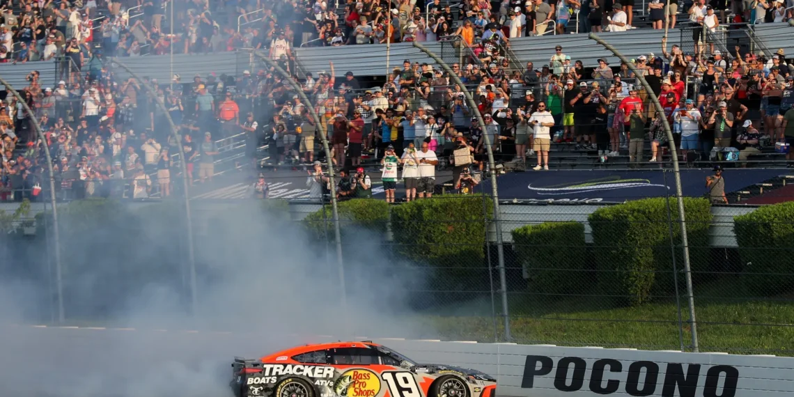 Chase Briscoe’s Fiery Triumph: The Unstoppable Successor to Martin Truex Jr.