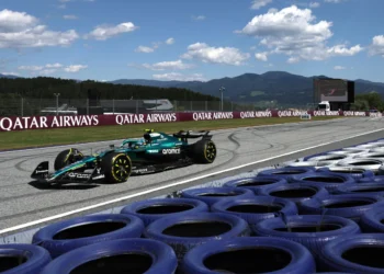 Fernando Alonso’s Daring Escape from Hamilton’s Aggressive Overtake at Austrian Grand Prix