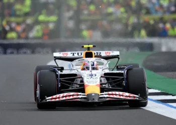 Liam Lawson’s Thrilling British GP Saga: «Trying to Survive» Ends in Heartbreak