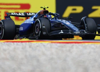 Carlos Sainz Soars to Sixth in Spa Qualifying Sprint, Albon Disappointed in 16th