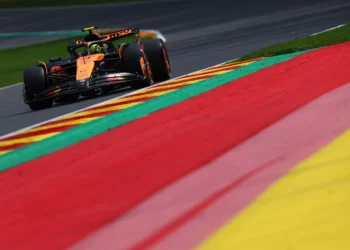 Norris Stuns in Spa Showdown: Pole Position Drama Unfolds with Piastri’s Heartbreaking Loss