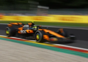 Lando Norris in Epic Battle to Overcome McLaren Teammate Piastri for F1 Crown