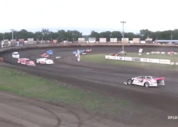 VIDEO – Fans Demand Justice: Shocking Dirt Racing Incident Sparks Lifetime Ban and Prison Calls