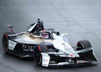 Mitch Evans Dominates Berlin E-Prix Qualifying: Secures First Pole Position of the Season