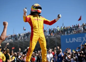 IndyCar Qualifying Drama: Palou Reigns Supreme at Laguna Seca – Full Results & Surprises