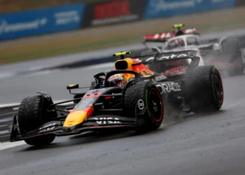 Yuki Tsunoda’s F1 Nightmare: Desolate, Lost, and Last – Silverstone Disaster Unfolds