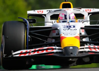 Dramatic Exit: Liam Lawson’s “Crazy” Fight in Spa Sprint Qualifying Shakeup